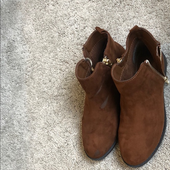 Boots - Picture 2 of 3